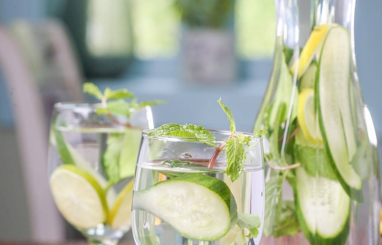 5 Best Detox Water Recipes To Lose Weight